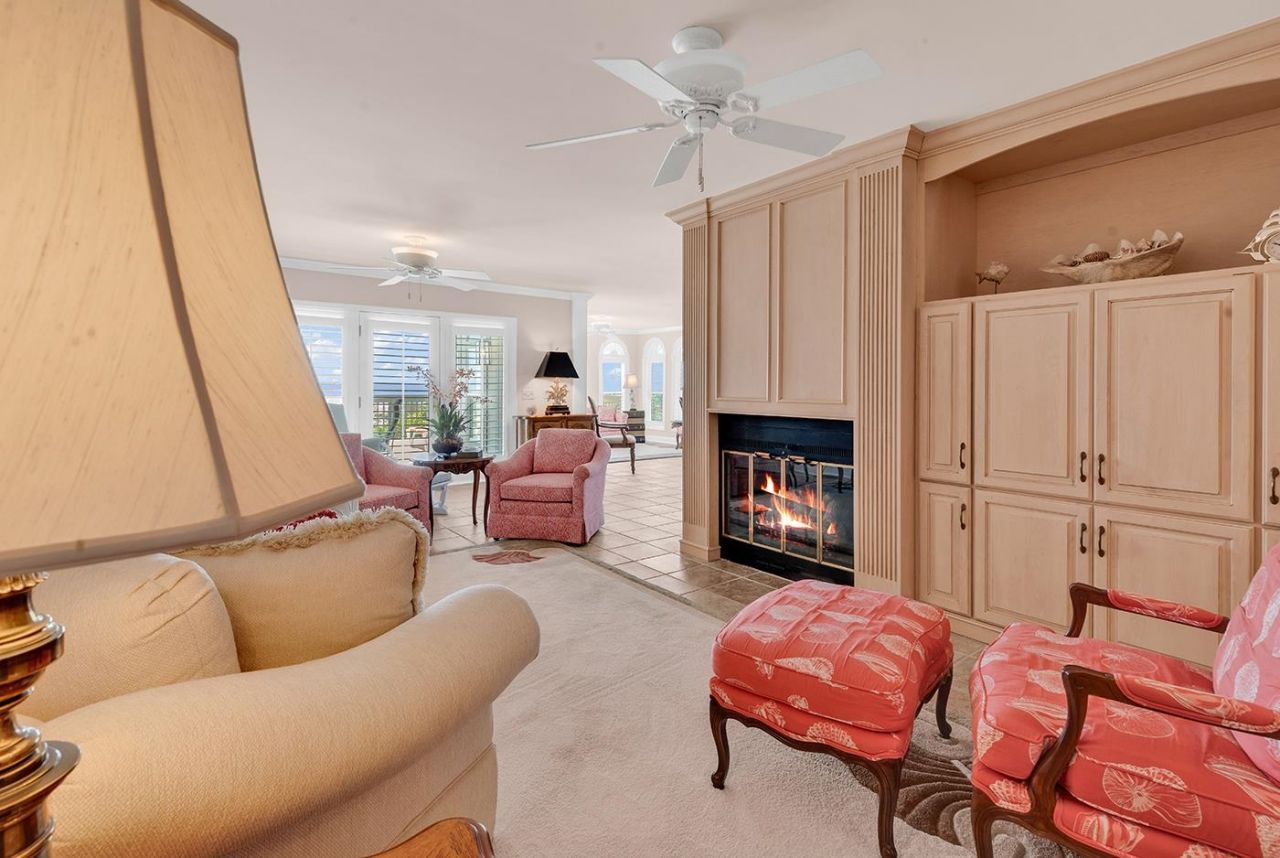 200 Breakers Reef Dr.  Photo 5