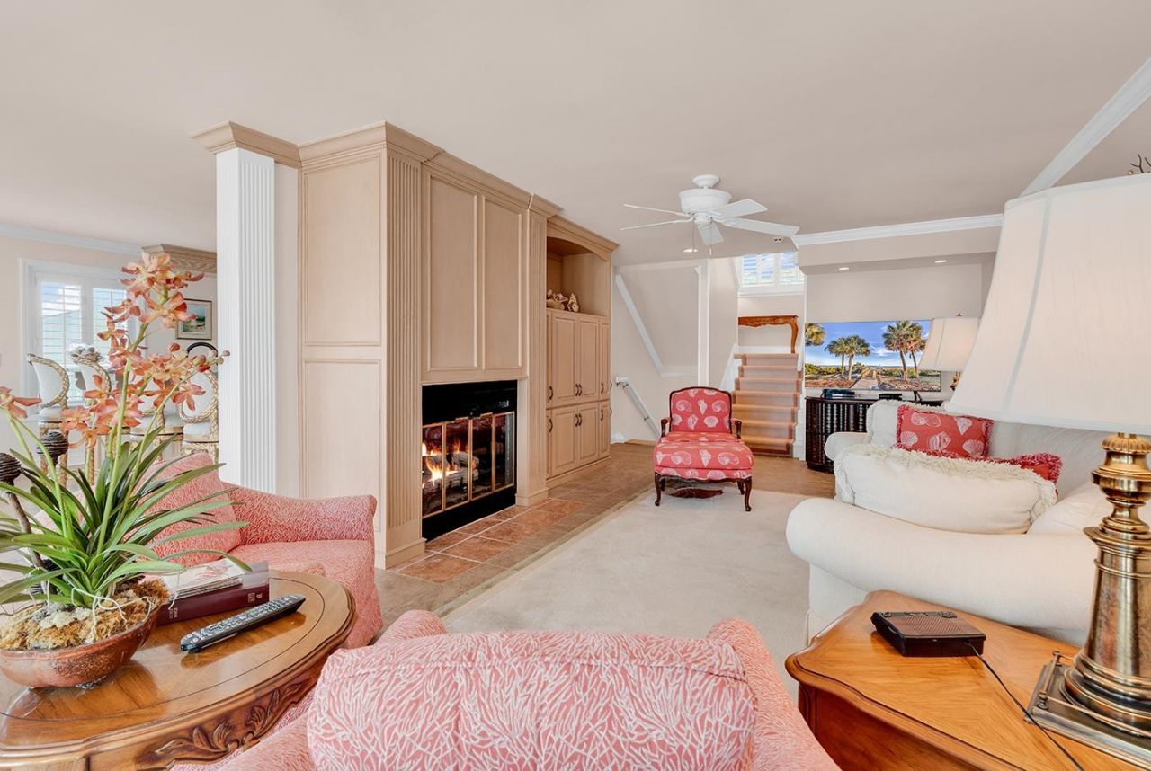 200 Breakers Reef Dr.  Photo 6