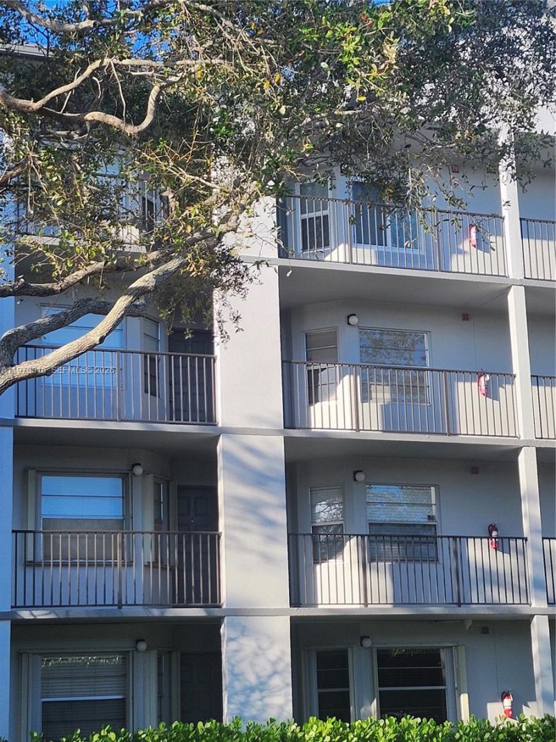 12501 SW 14th St , Unit 311R, Pembroke Pines, FL 33027 Photo
