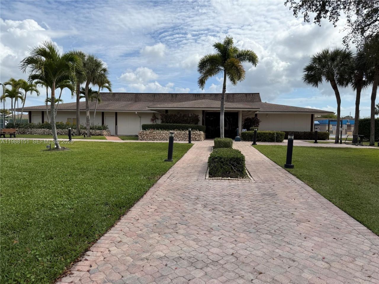 5130 Las Verdes Cir, Unit 123, Delray Beach, FL 33484 Photo