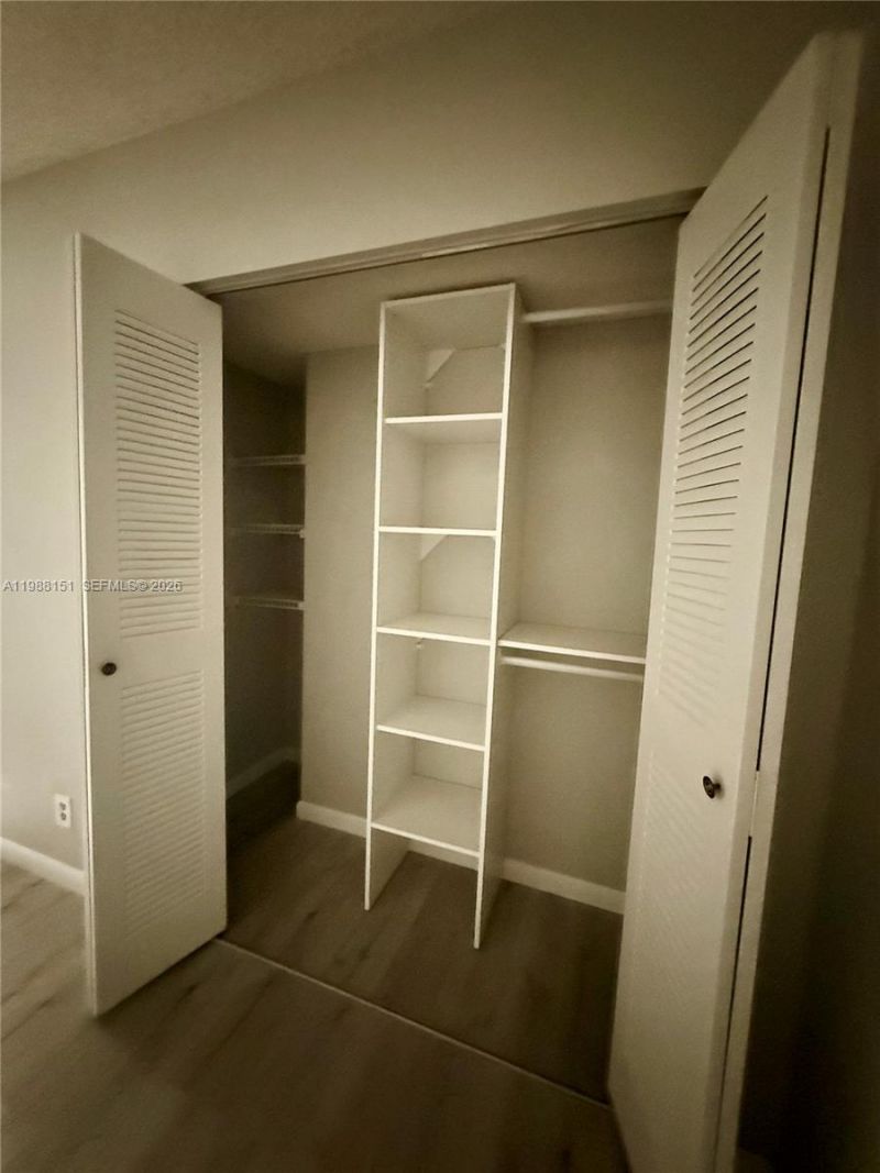 5130 Las Verdes Cir, Unit 123, Delray Beach, FL 33484 Photo