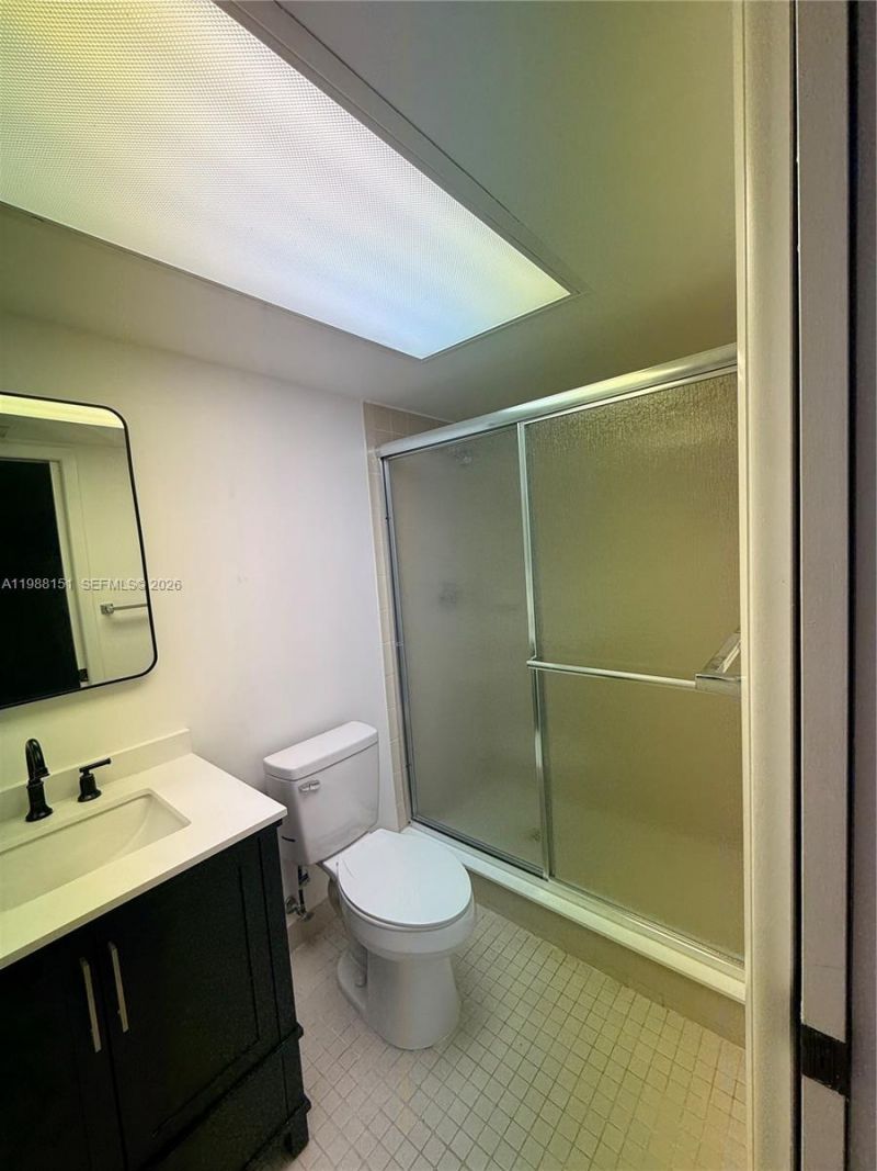 5130 Las Verdes Cir, Unit 123, Delray Beach, FL 33484 Photo