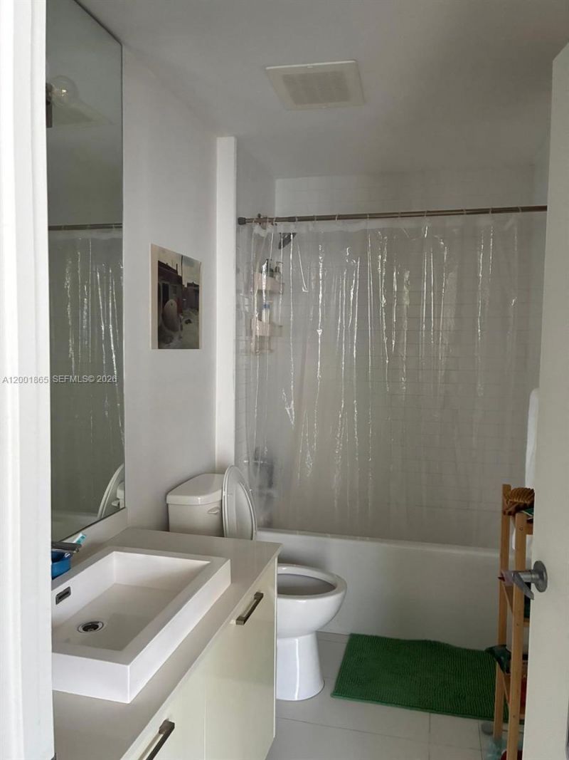 151 SE 1st St , Unit 2203, Miami, FL 33131 Photo