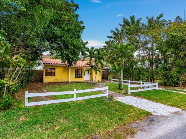 1125 NE 10th Ave , Fort Lauderdale, FL 33304