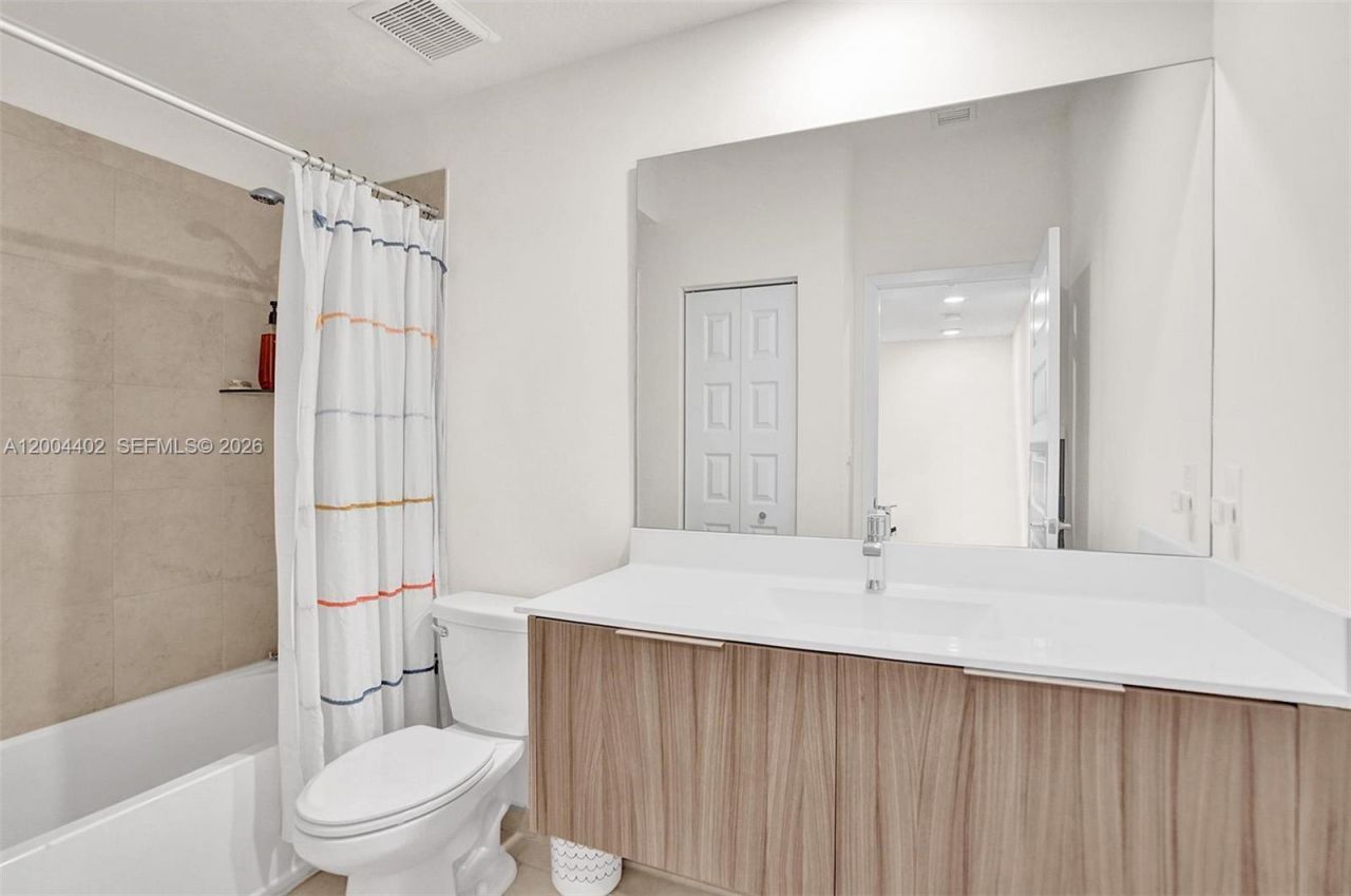 10437 NW 82nd St , Unit 5, Doral, FL 33178 Photo