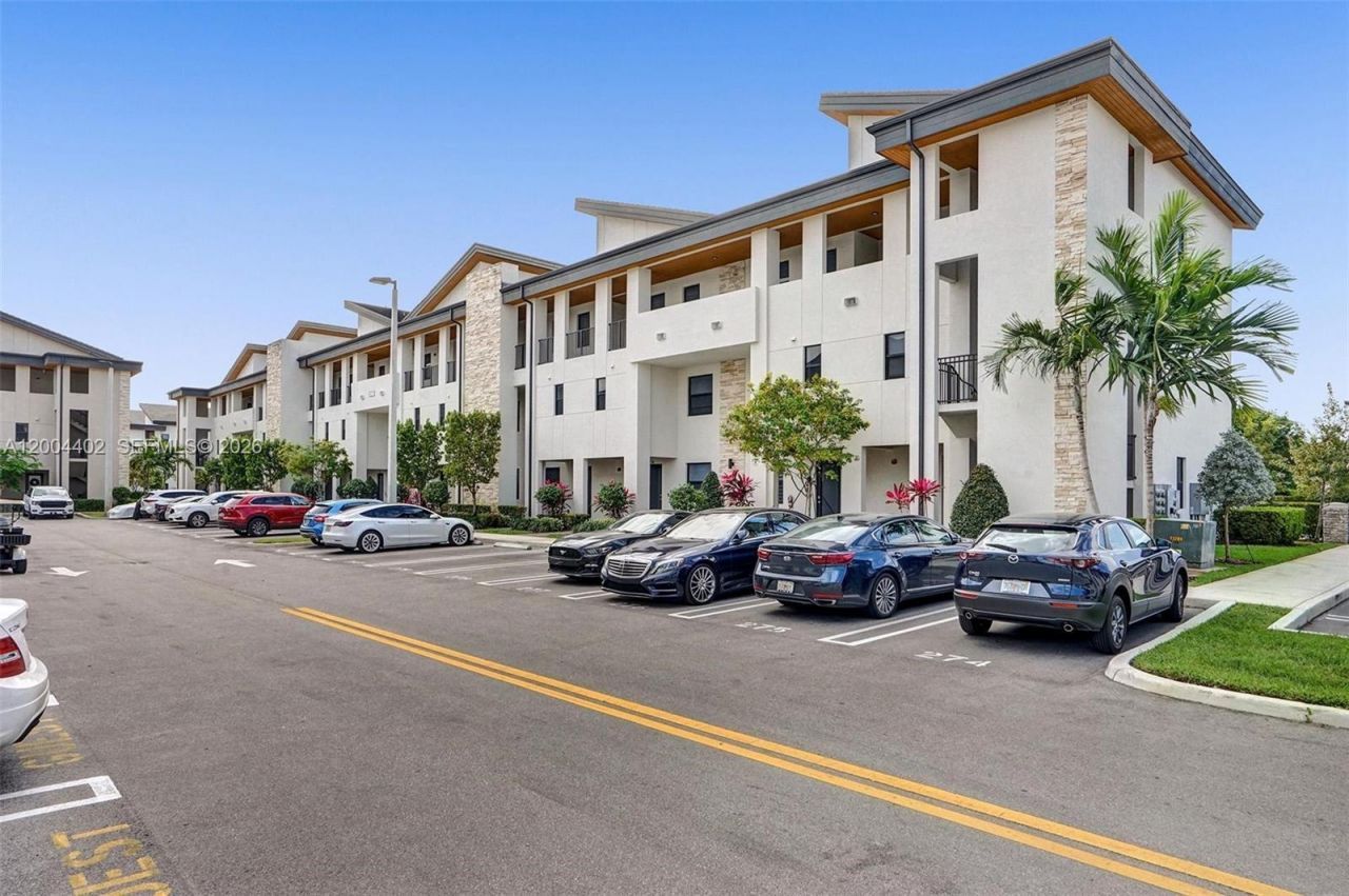10437 NW 82nd St , Unit 5, Doral, FL 33178 Photo