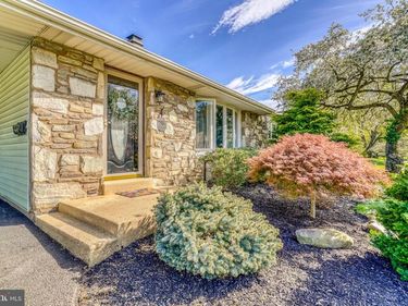 225 DIANE AVENUE, HATBORO, PA 19040