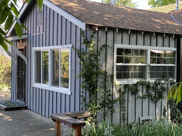 670 N 5th Street, Jacksonville, OR 97530