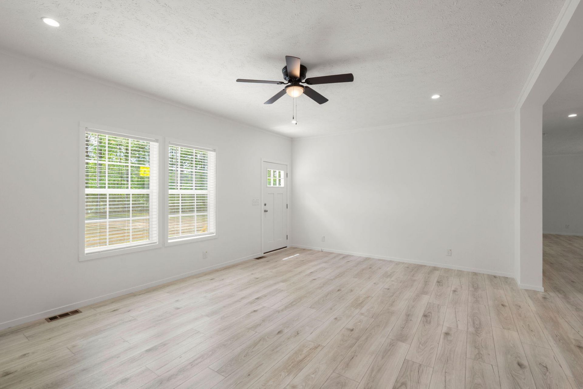 236 Gaines Circle Photo 4