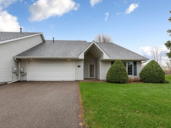 1517 Waters Edge Circle , Northfield, MN 55057