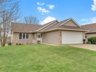 1735 Carleton Drive, Hastings, MN 55033
