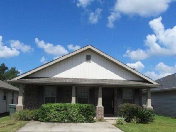 279 Cottage View Dr, Pensacola, FL 32507