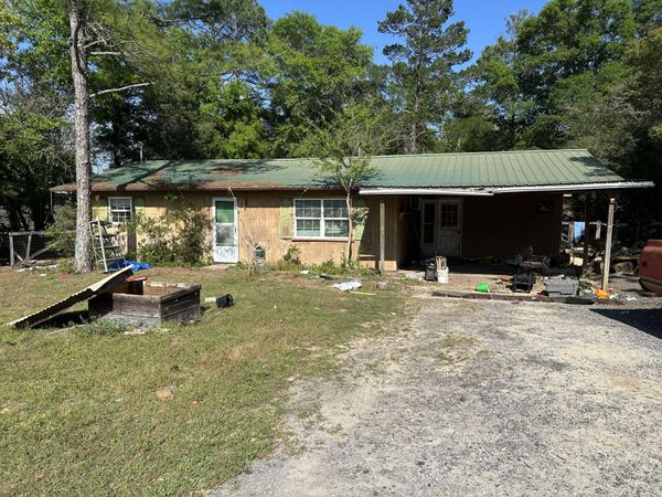 112 Pansy Lane, DeFuniak Springs, FL 32433