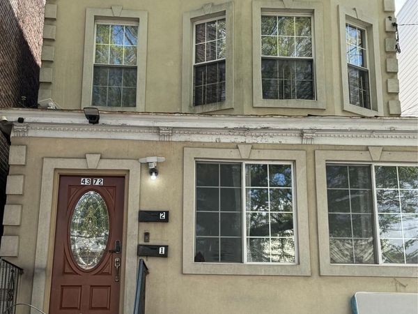 4372 Carpenter Avenue, Bronx, NY 10466