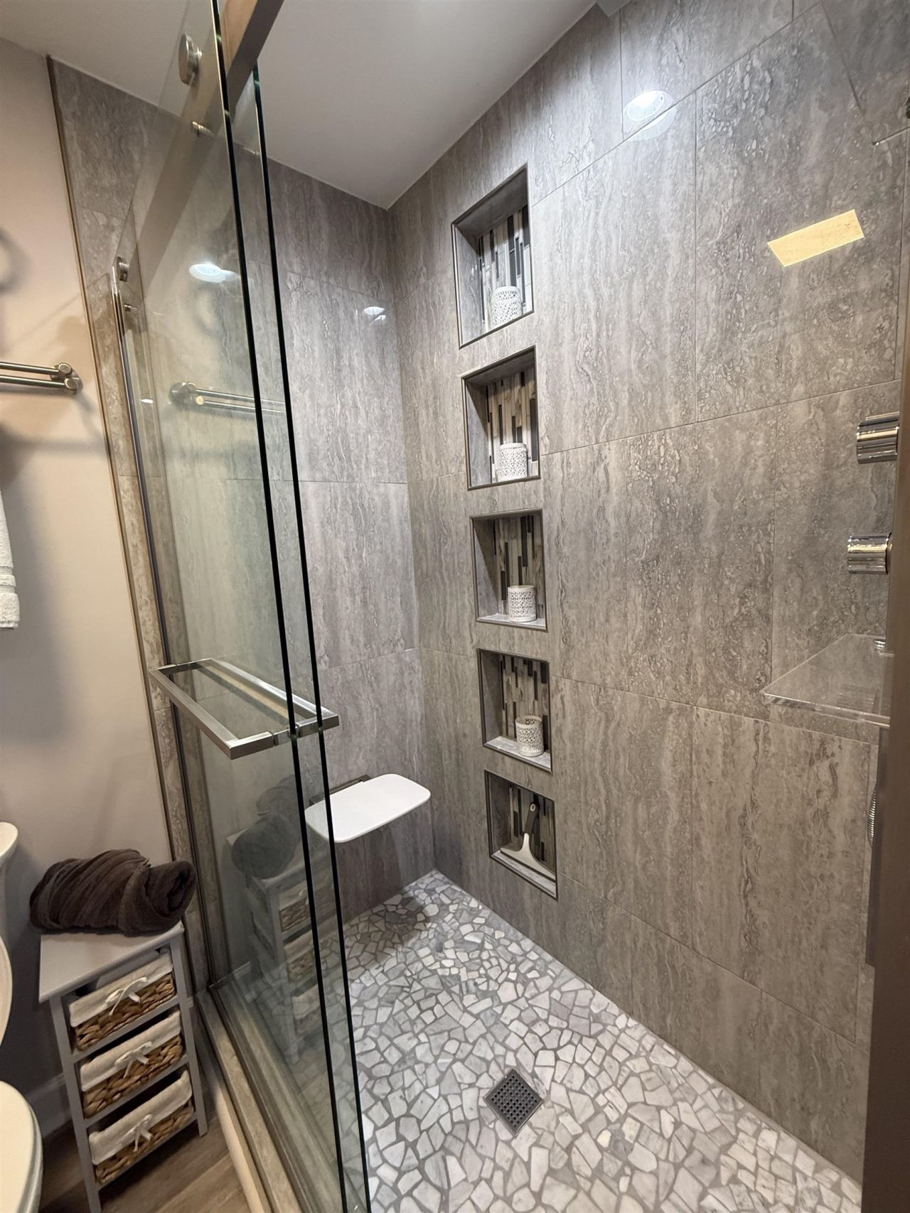 211 Landing Rd. Photo 12