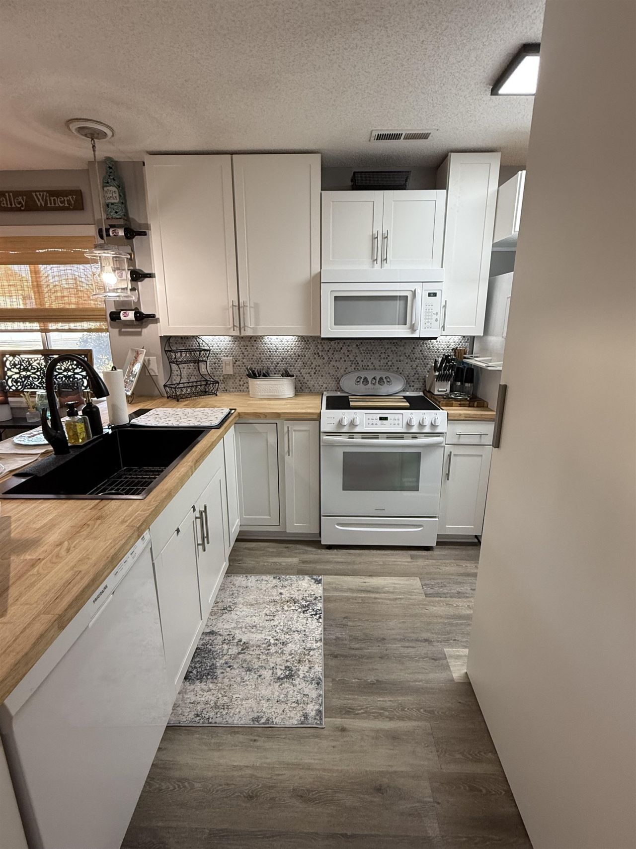 211 Landing Rd. Photo 4