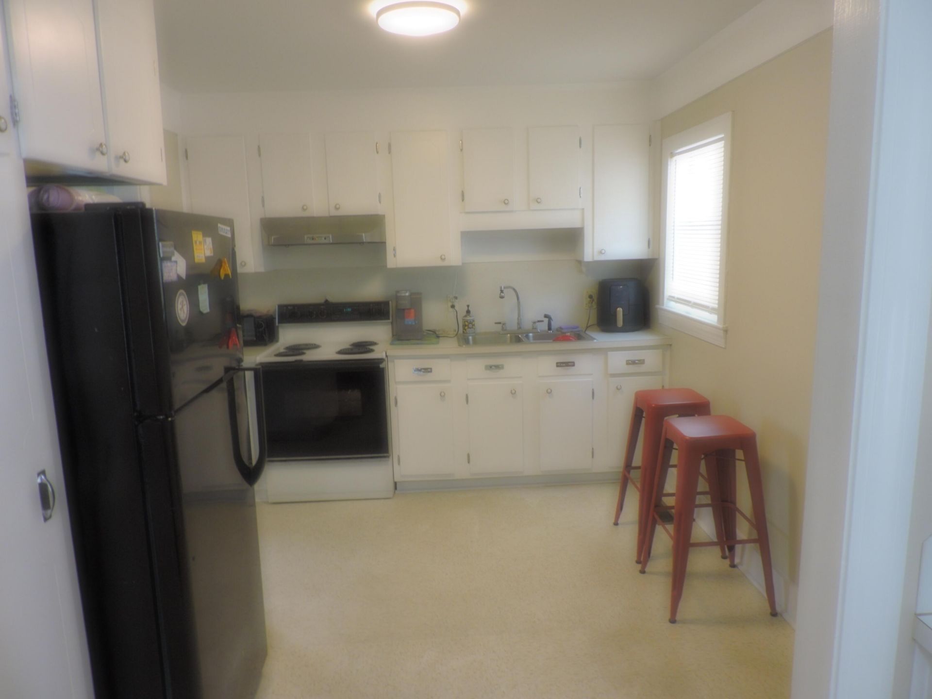 5453 Paulson Street Photo 11