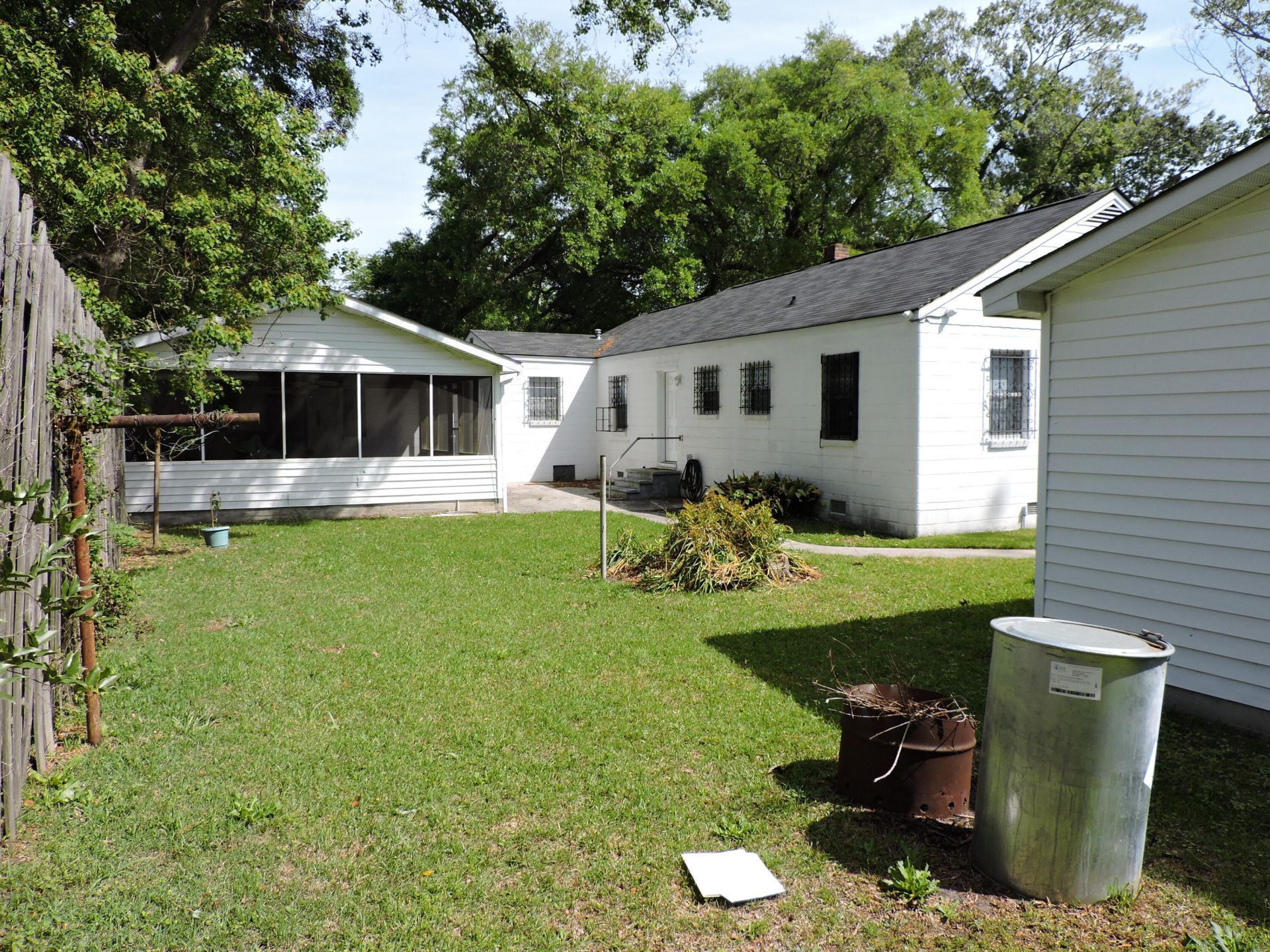 5453 Paulson Street Photo 3
