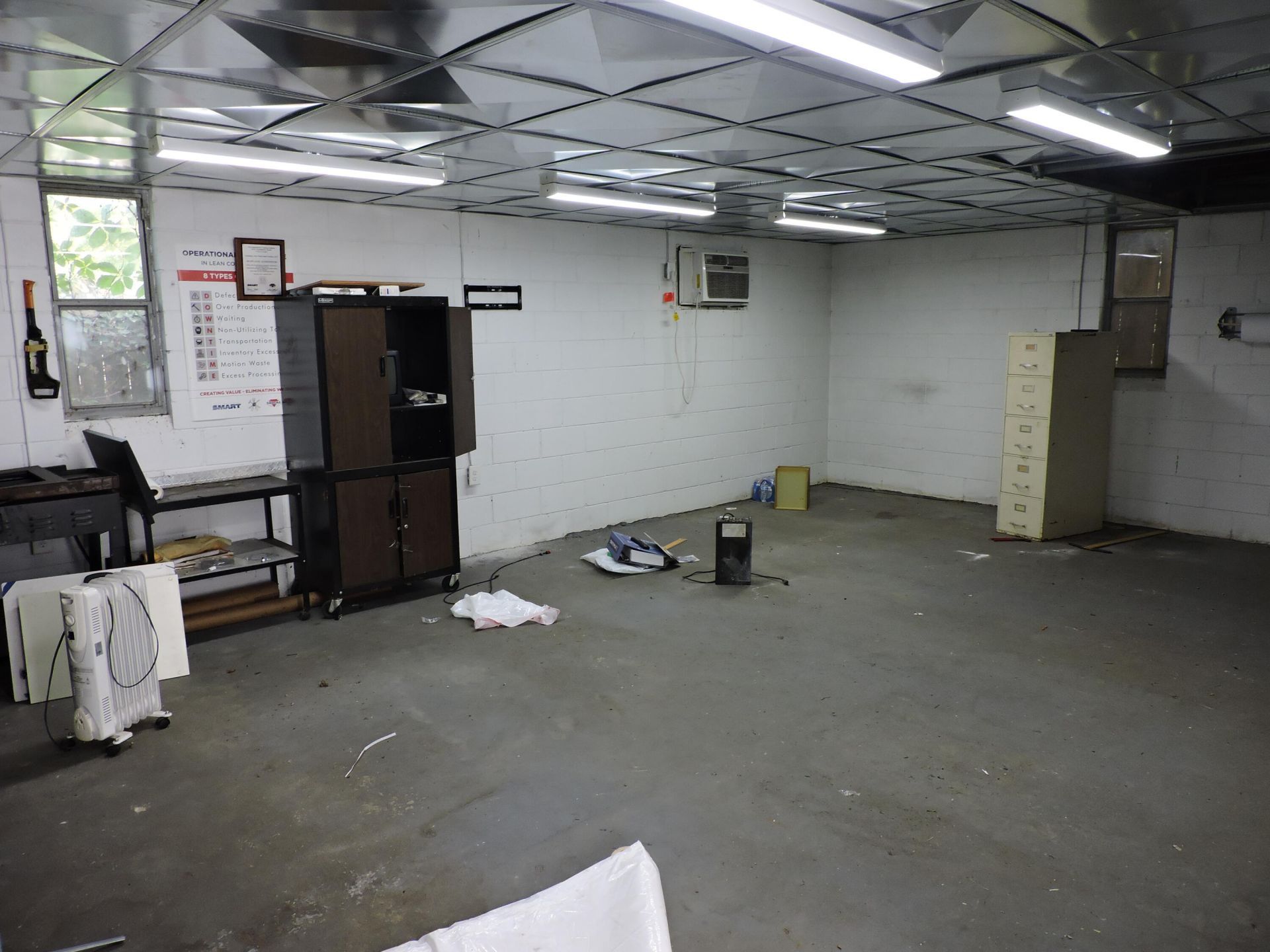 5453 Paulson Street Photo 4