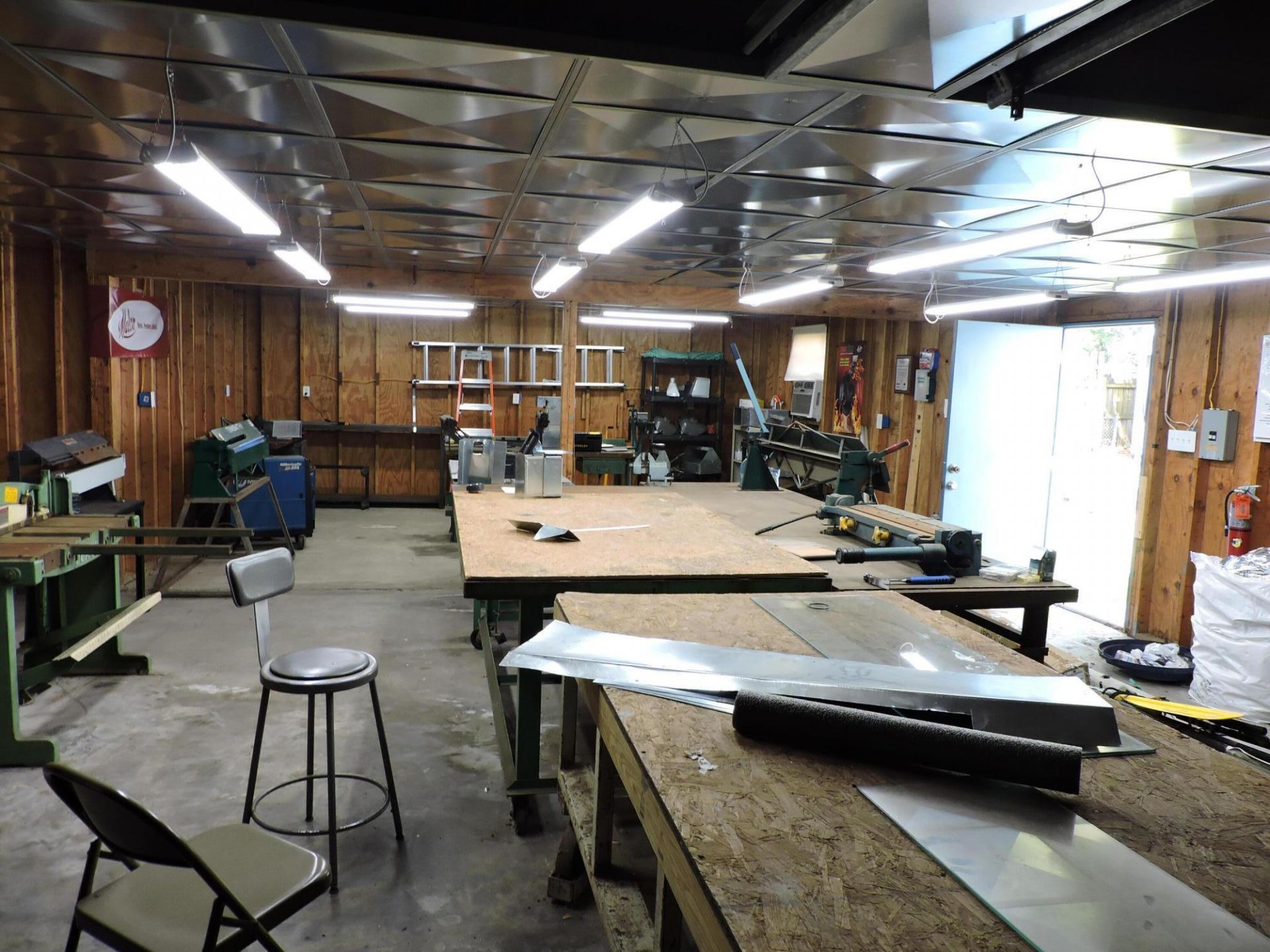 5453 Paulson Street  Photo 6