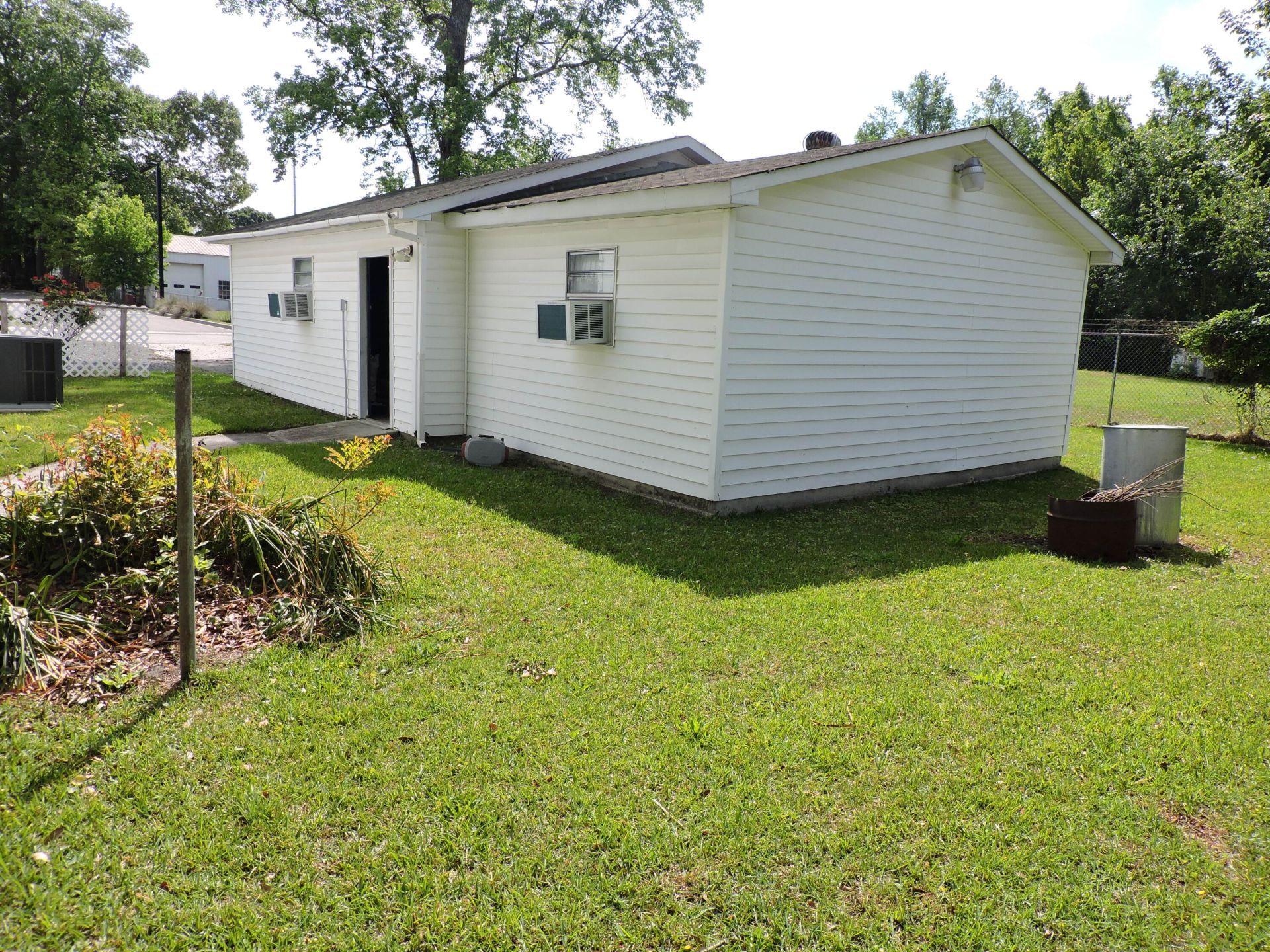 5453 Paulson Street Photo 9