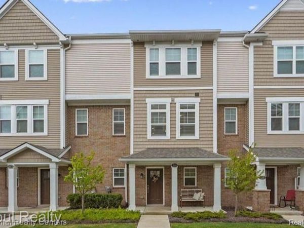 3151 Chambers W, Wixom, MI 48393