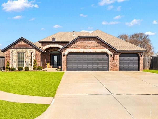 1507 NW 13th Place, Moore, OK 73170