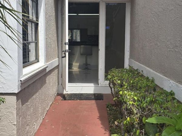 5161 NW 11th Lane, Pompano Beach, FL 33064