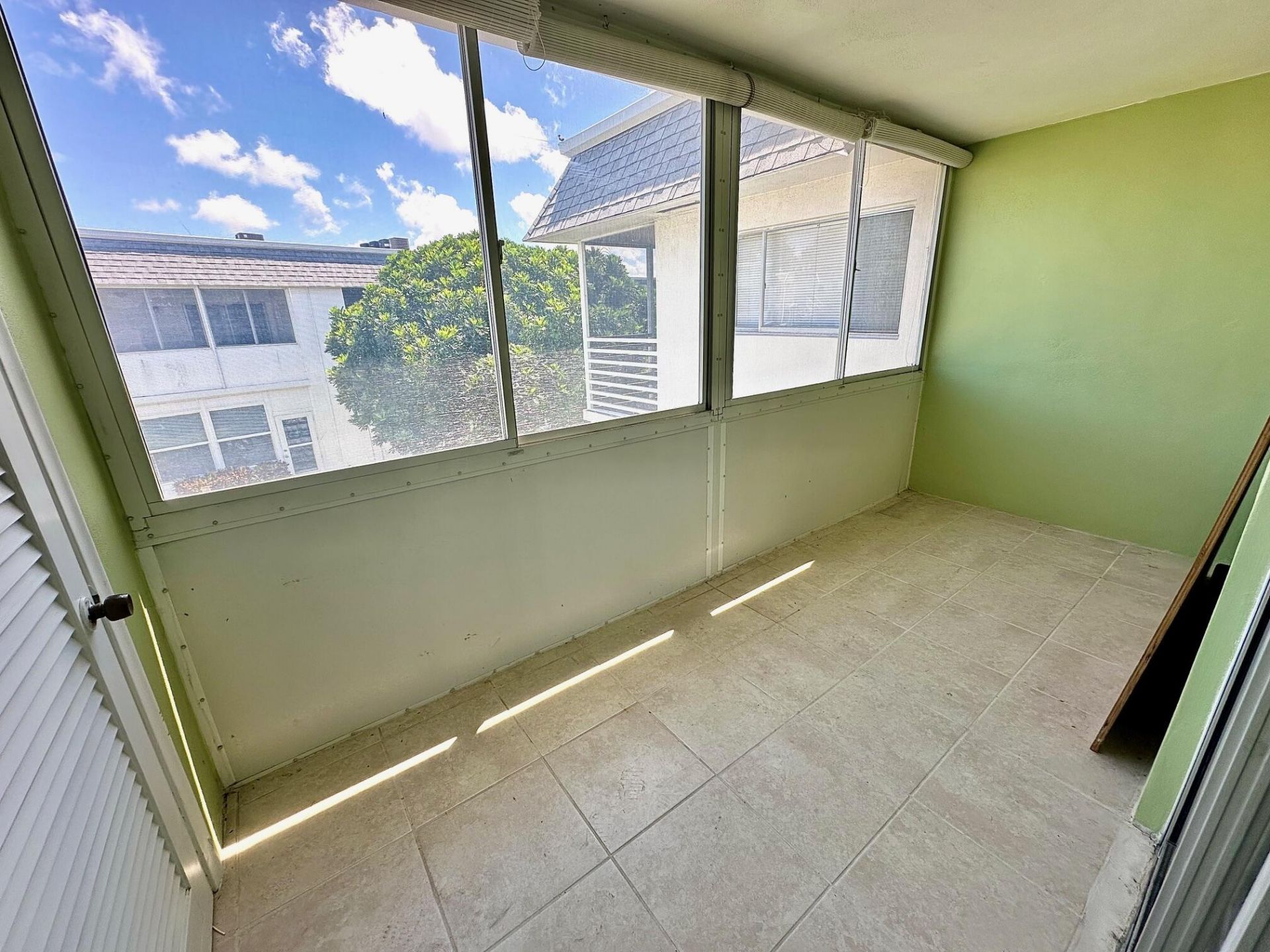 2880 Lake Osborne Drive, Unit 210, Lake Worth Beach, FL 33461 Photo