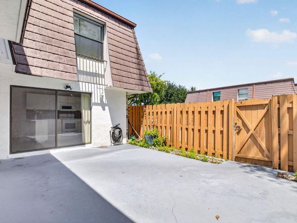 7582 Courtyard Run E, Unit 7582, Boca Raton, FL 33433