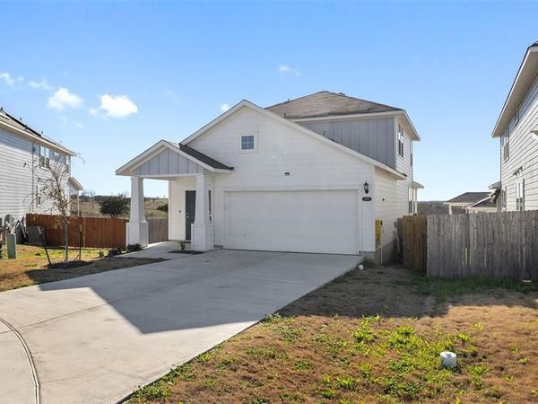 408 Black Opal DR, Jarrell, TX 76537
