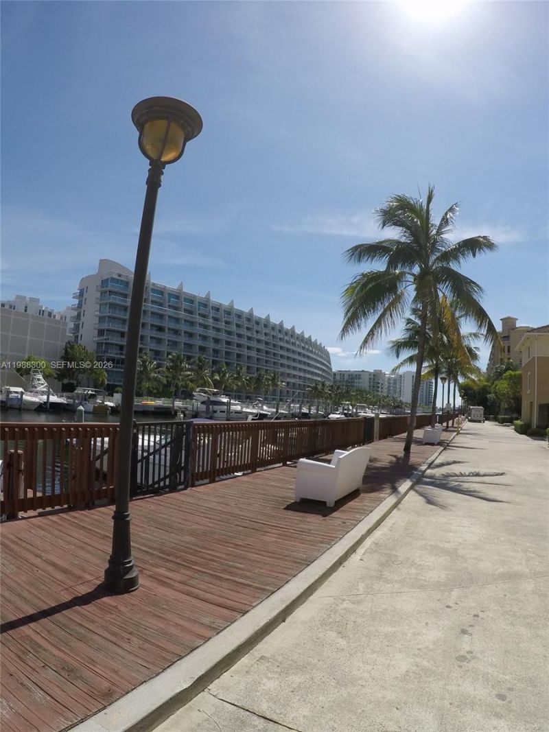 2921 NE 185th St, Unit 1202, Aventura, FL 33180 Photo