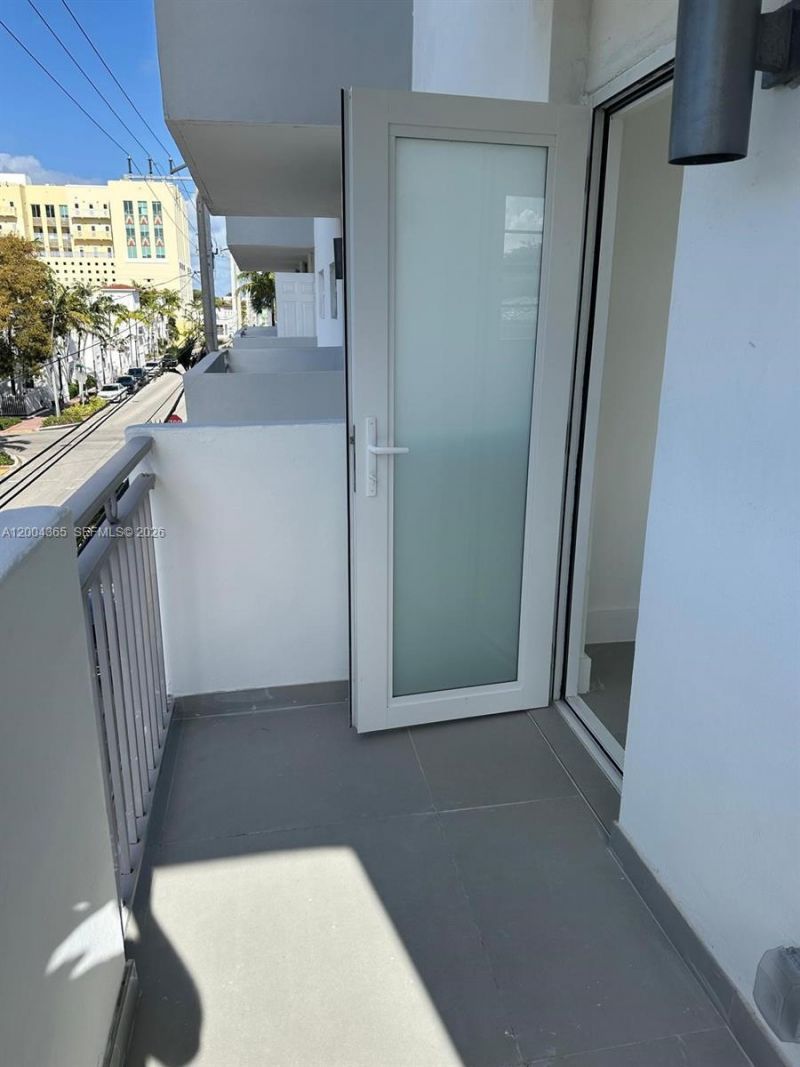 360 Meridian Ave, Unit 3E, Miami Beach, FL 33139 Photo