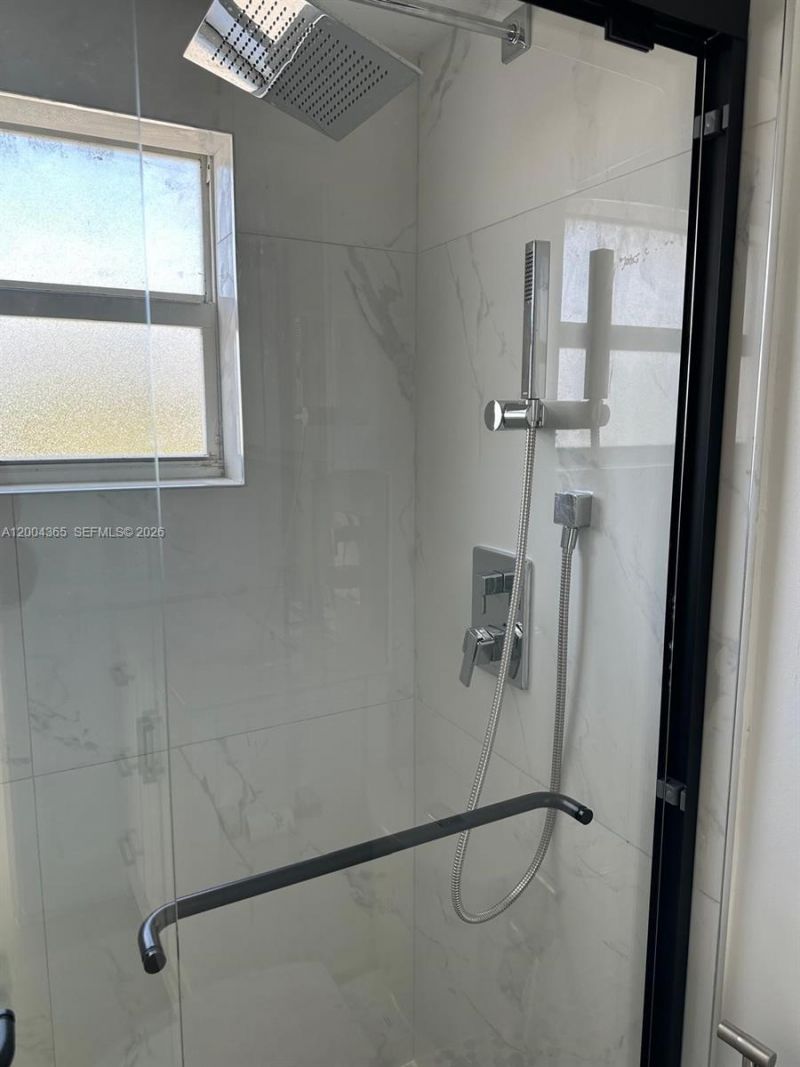 360 Meridian Ave, Unit 3E, Miami Beach, FL 33139 Photo