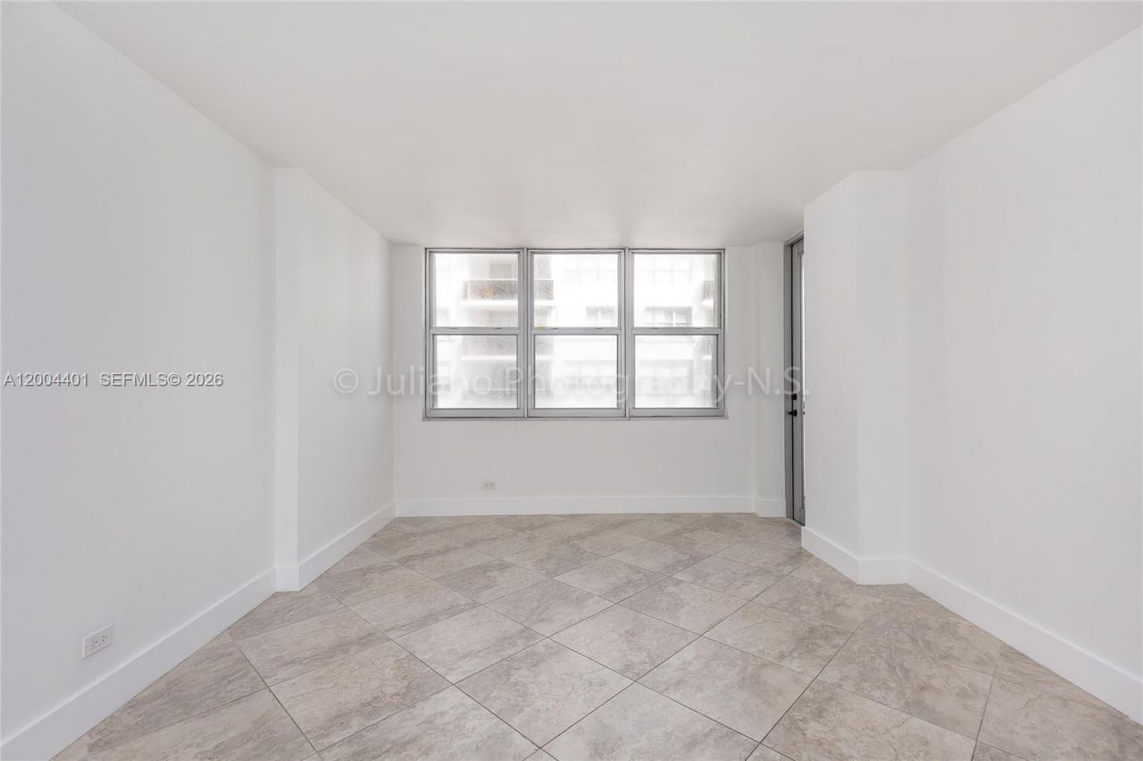 6039 Collins Ave , Unit 1415, Miami Beach, FL 33140 Photo