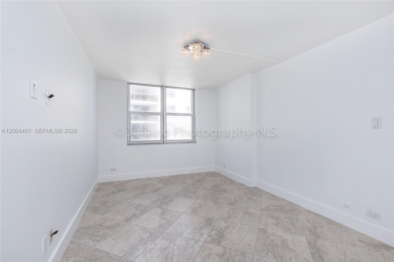 6039 Collins Ave , Unit 1415, Miami Beach, FL 33140 Photo