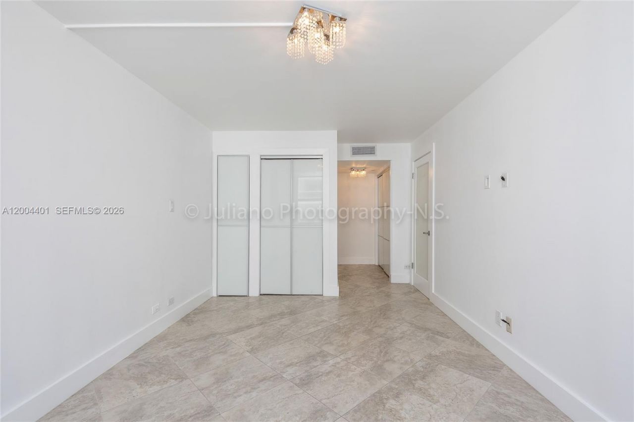 6039 Collins Ave , Unit 1415, Miami Beach, FL 33140 Photo