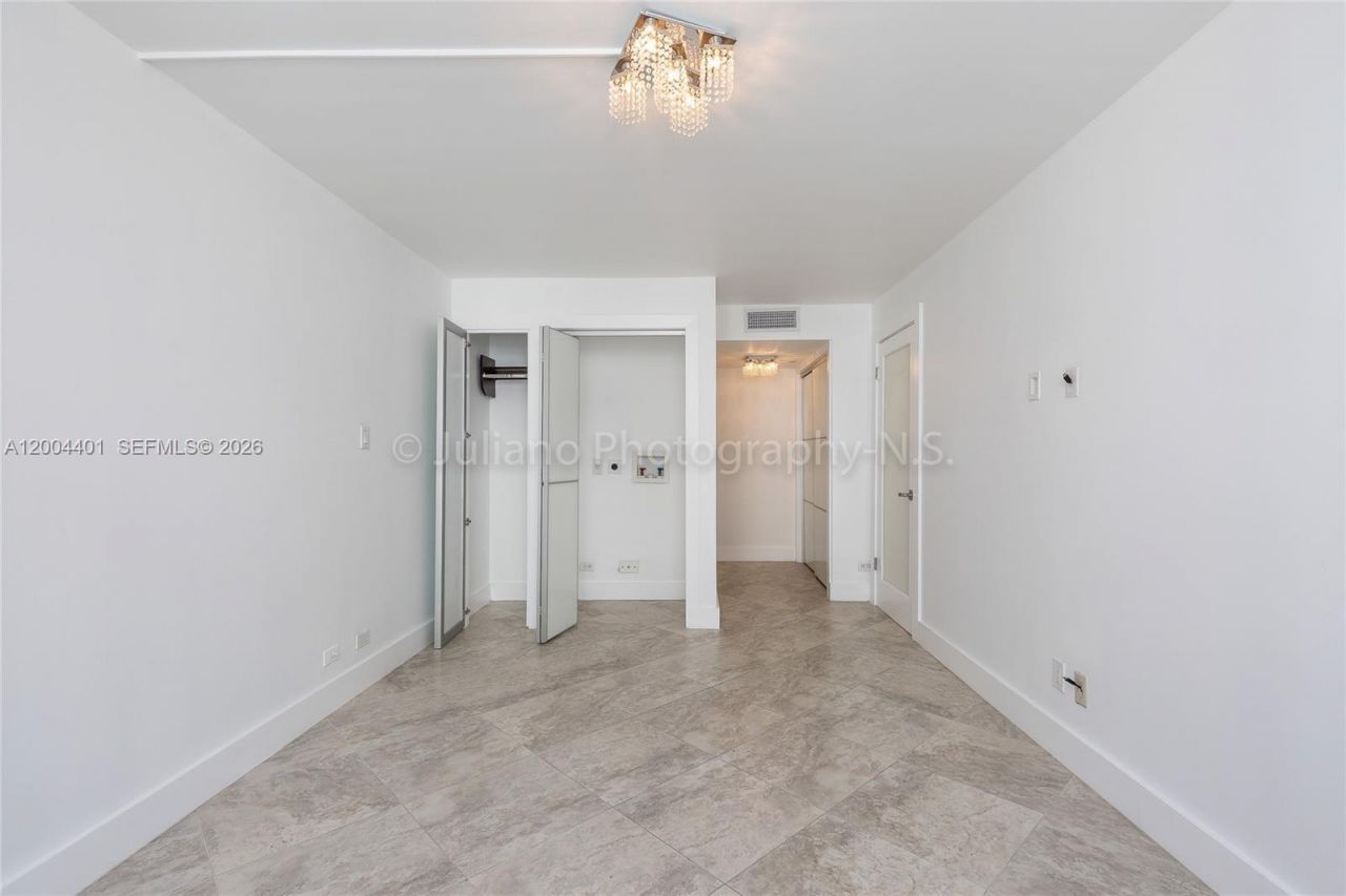 6039 Collins Ave , Unit 1415, Miami Beach, FL 33140 Photo