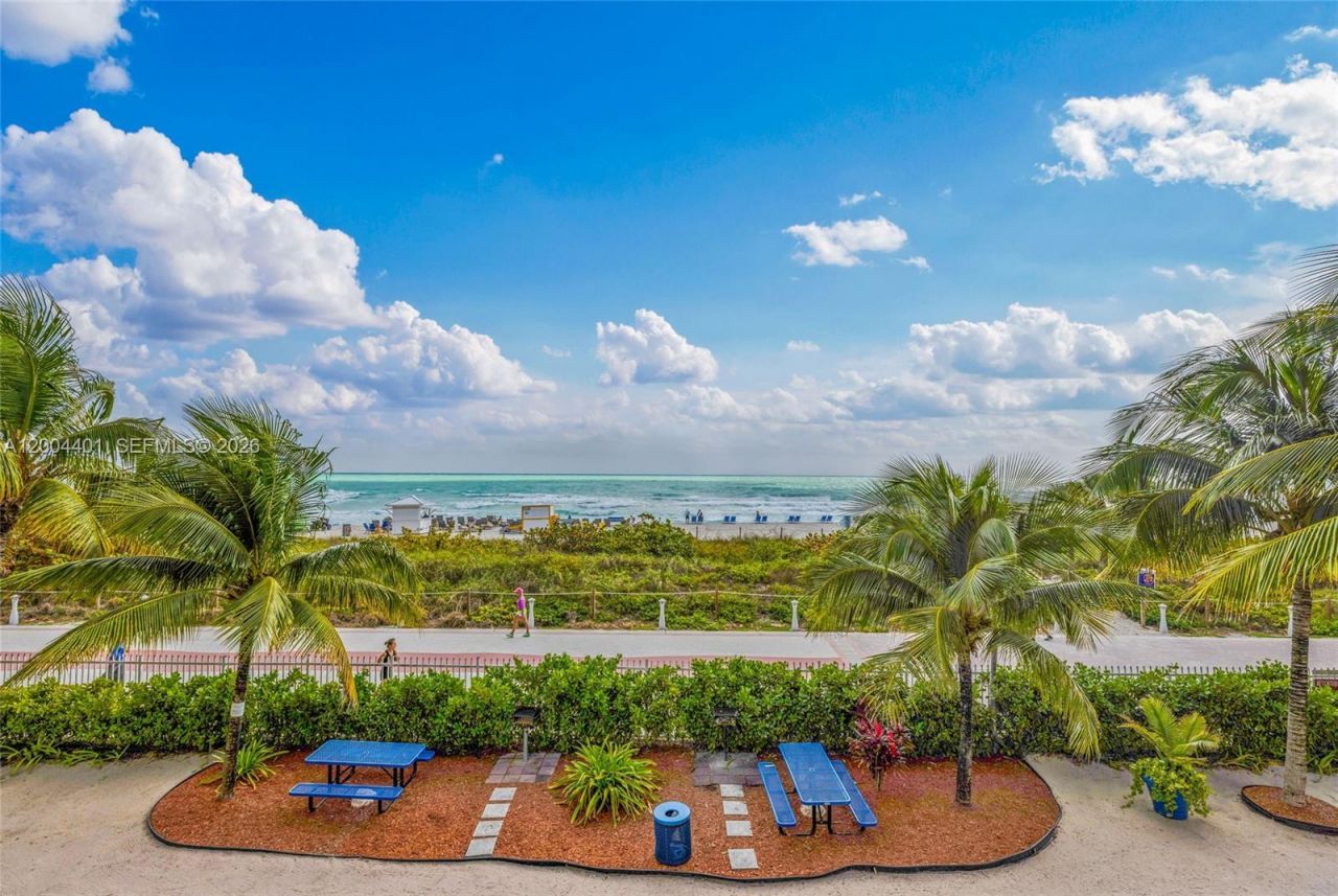 6039 Collins Ave , Unit 1415, Miami Beach, FL 33140 Photo