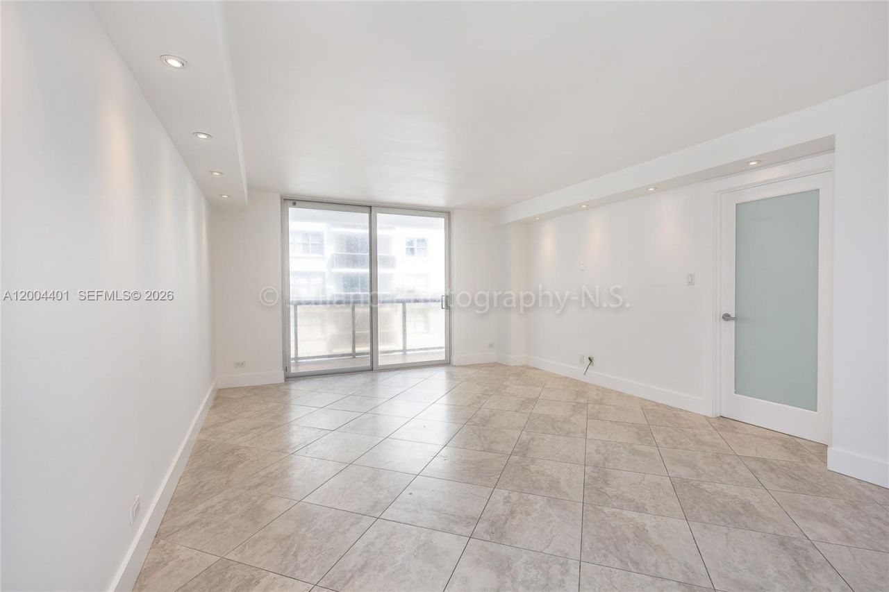 6039 Collins Ave , Unit 1415, Miami Beach, FL 33140 Photo
