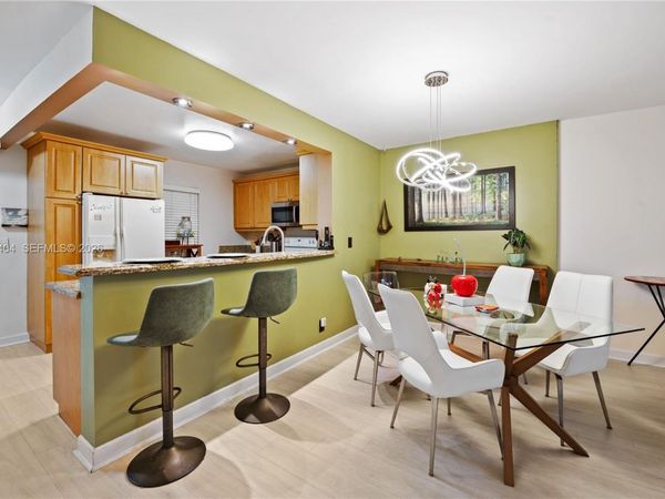 424 SE 10th St , Unit 104, Dania Beach, FL 33004