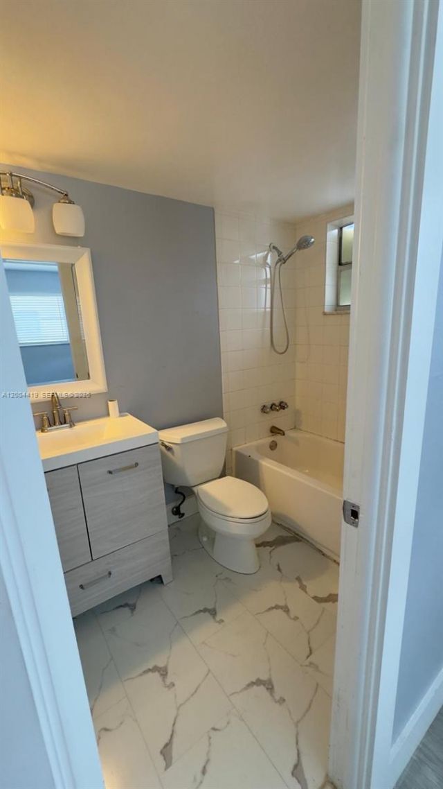 1421 NW 45th St , Unit 5, Deerfield Beach, FL 33064 Photo