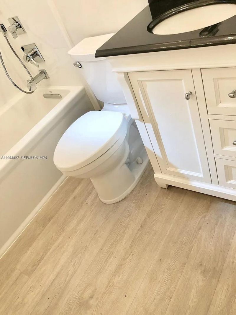 2140 NE 180th St , North Miami Beach, FL 33162 Photo