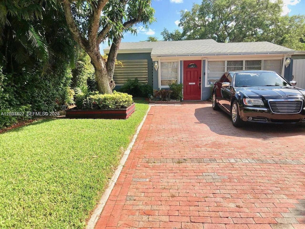 2140 NE 180th St , North Miami Beach, FL 33162 Photo