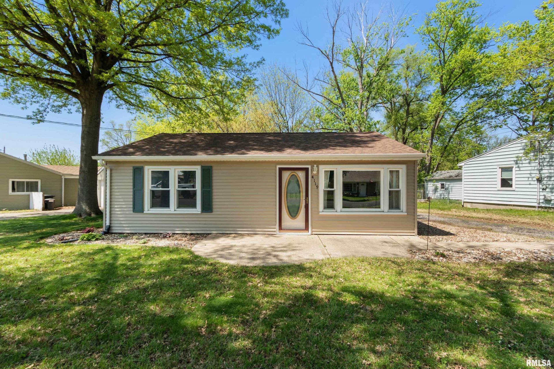 4119 S Fairview Drive, Bartonville, IL 61607 Main Photo