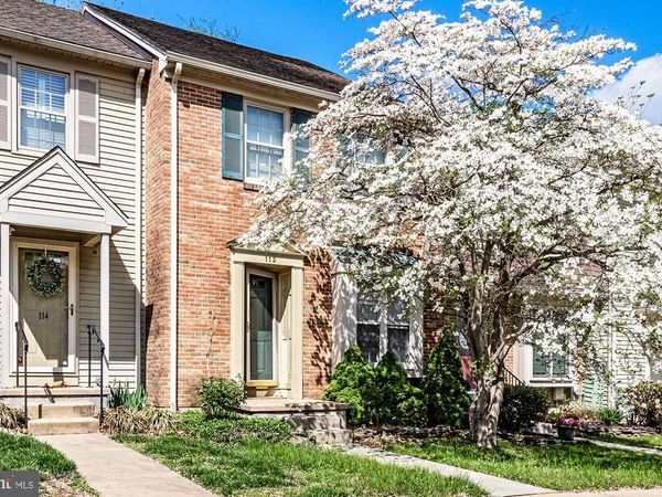 112 WOODEN CARRIAGE DRIVE, HOCKESSIN, DE 19707