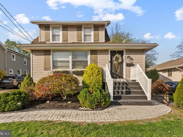 221 E MONTGOMERY AVENUE, HATBORO, PA 19040