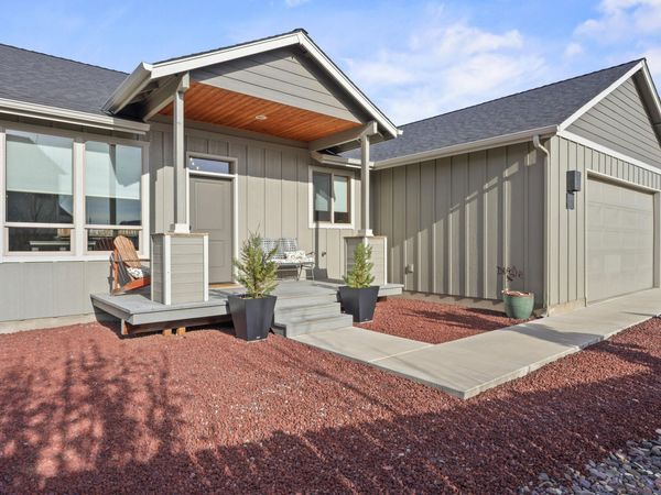 220 NW 28th Street, Redmond, OR 97756