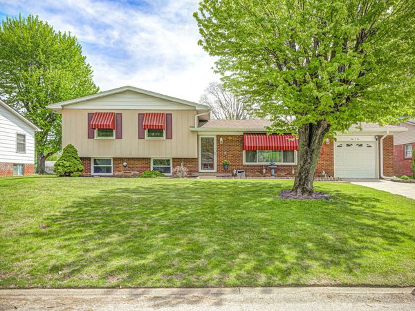 902 Old Orchard Road , Anderson, IN 46011