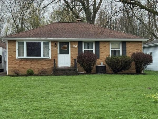 104 Reppien Place , Orchard Park, NY 14127